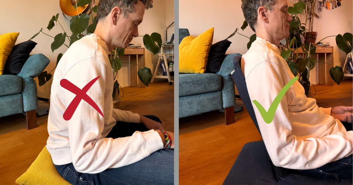 wie sitzen beim Meditieren. Mirco zeigt, wie man richtig sitzt beim Meditieren.